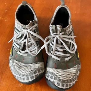 New Balance women’s 8 trail shoe Minimus vibram